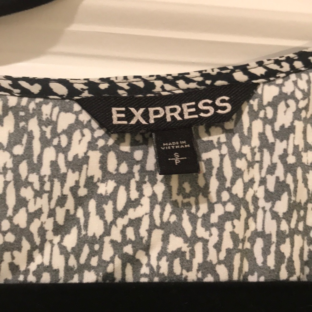 Express Top - Picture 3 of 6